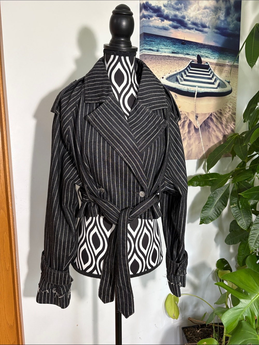 Zara Black Pinstripe Double-Breasted Coat with Belt super cute